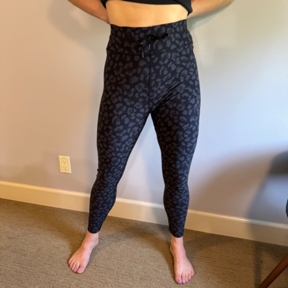 Sarah's Day x White Fox Activewear Cheetah Print Leggings - Picture 3 of 9